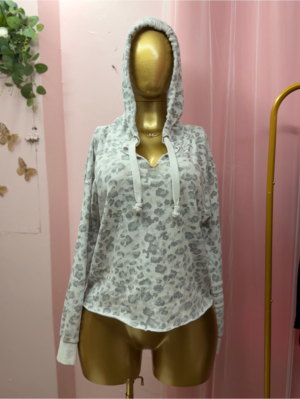 Vintage Havana Light Gray Leopard-Print Hooded Pullover